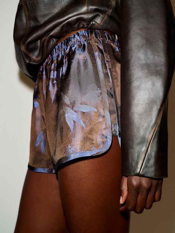 Darius Short - Brown With Blue