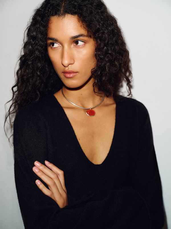 Eliza Scoop Neck Cashmere Sweater - Black