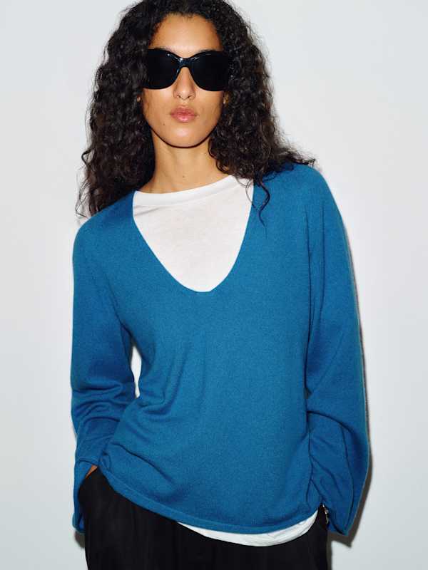 Eliza Scoop Neck Cashmere Sweater - Cerulean