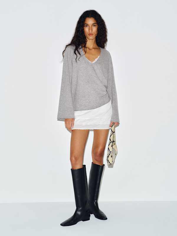 Eliza Scoop Neck Cashmere Sweater by Reformation