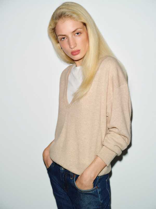 Stella Cashmere Deep V-Neck Sweater - Wheat