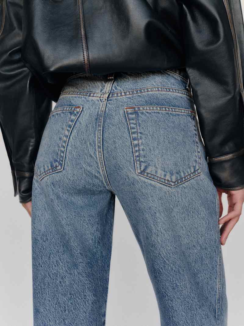 Val 90s Mid Rise Straight Jeans Reformation – jean droit taille mi-haute, coloris Colorado – vue 4