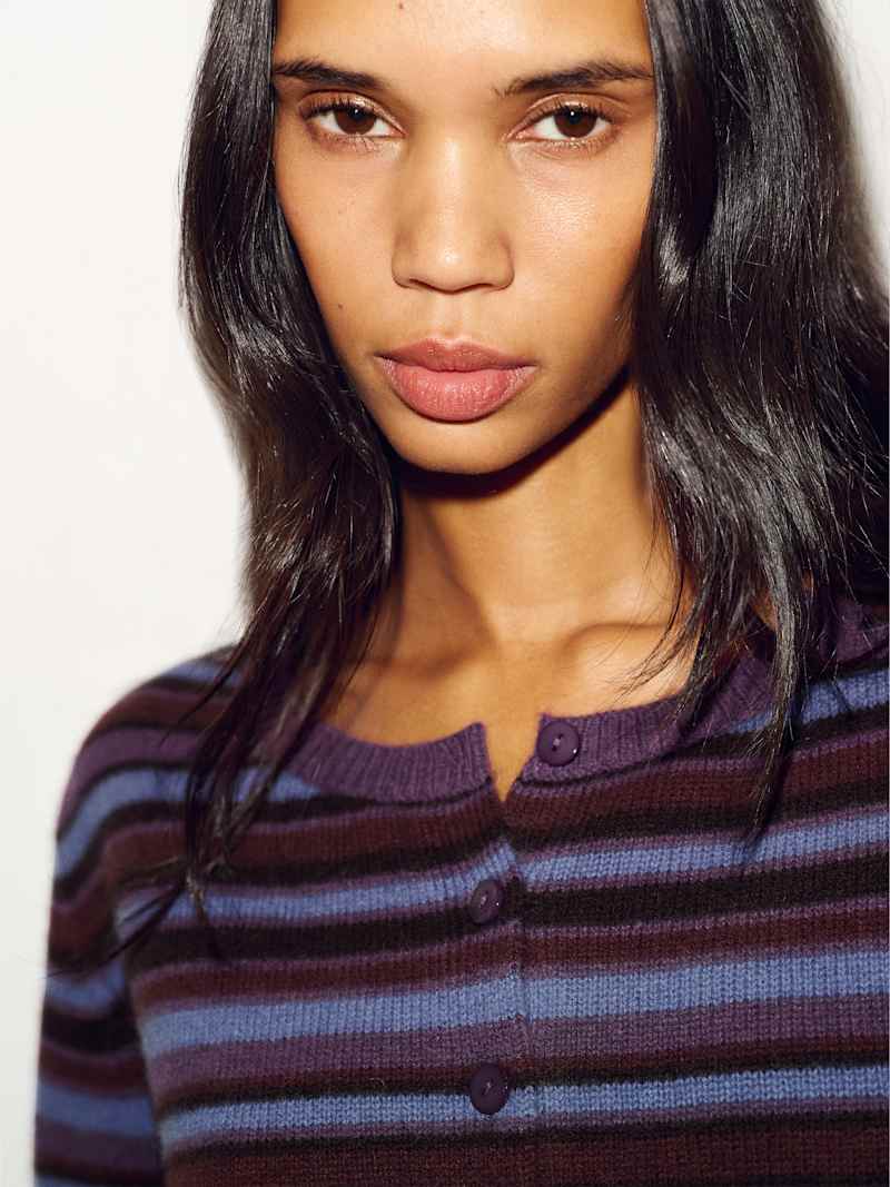 Clara Cashmere Crew Cardigan Reformation – cardigan en cachemire, coloris Crushed Violet Multi Stripe – vue 3