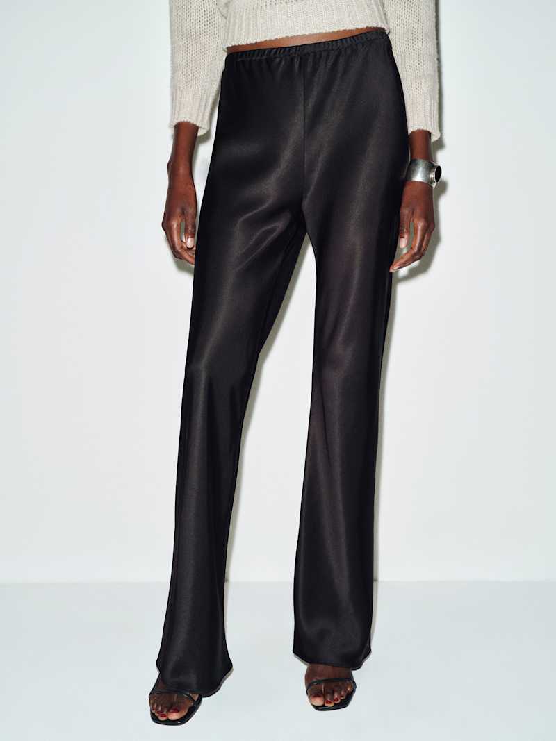 Gale Satin Mid Rise Bias Pant Reformation – pantalon en satin, coloris Black – vue 2
