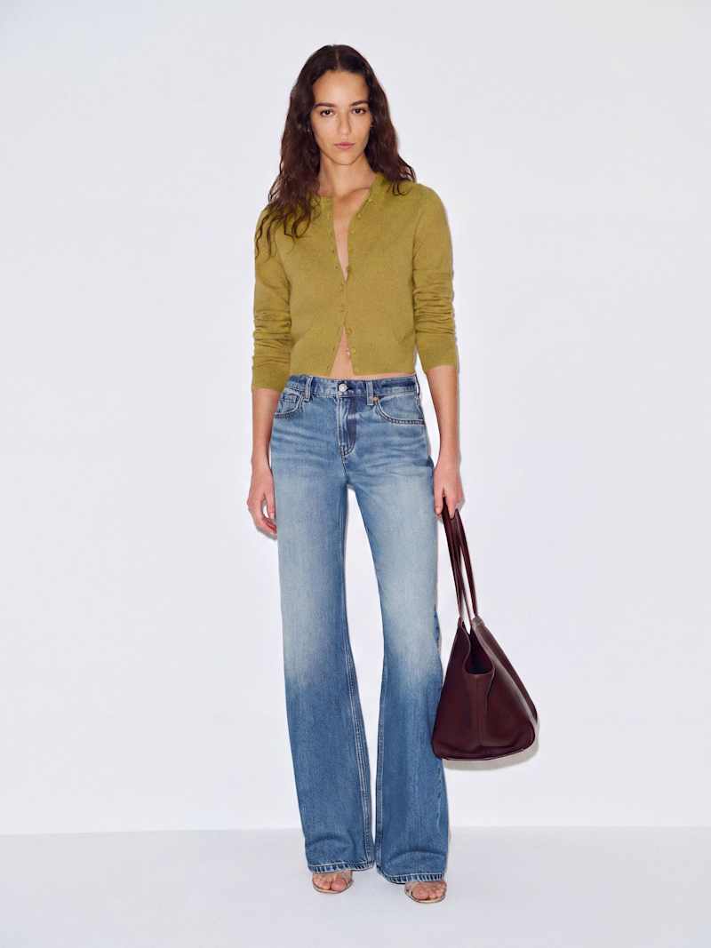 Caspia Cashmere Cropped Cardigan Reformation – cardigan en cachemire, coloris Chartreuse – vue 3