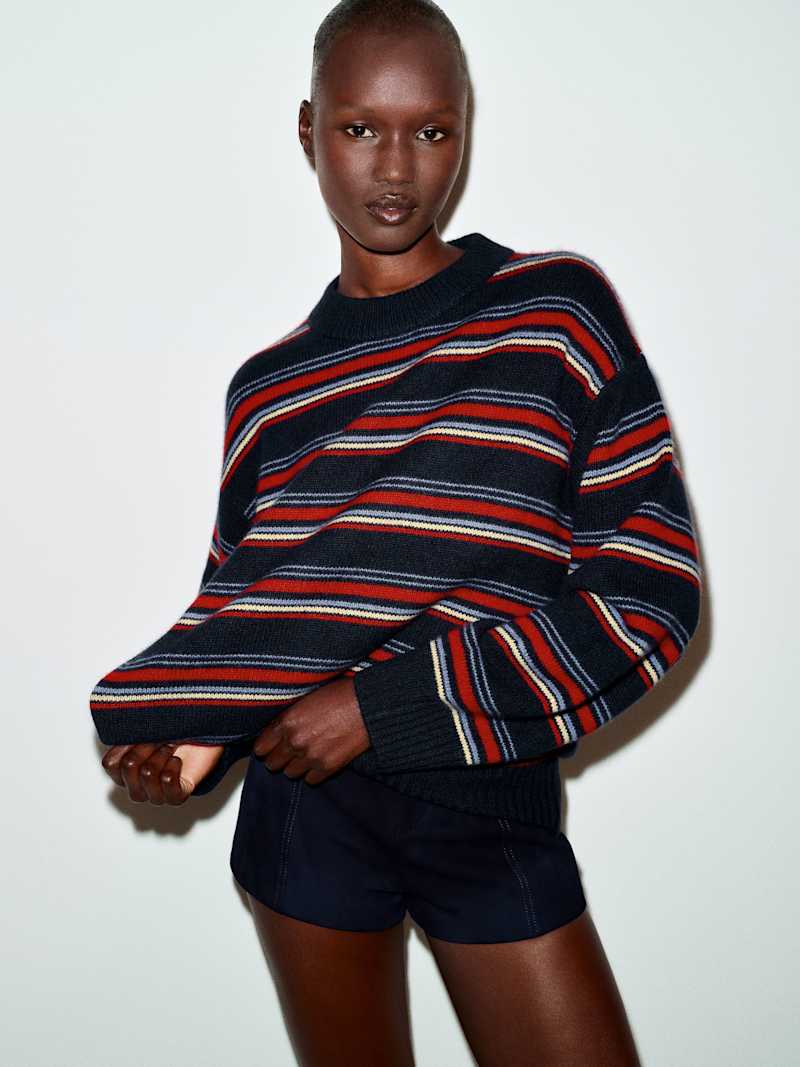 Cove Cashmere Oversized Crew Reformation – pull en cachemire, coloris Navy Neptune Blue Multi Stripe – vue 4