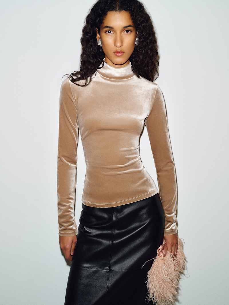 Nell Knit Top Reformation – top en maille, coloris Cream Velvet – vue 2