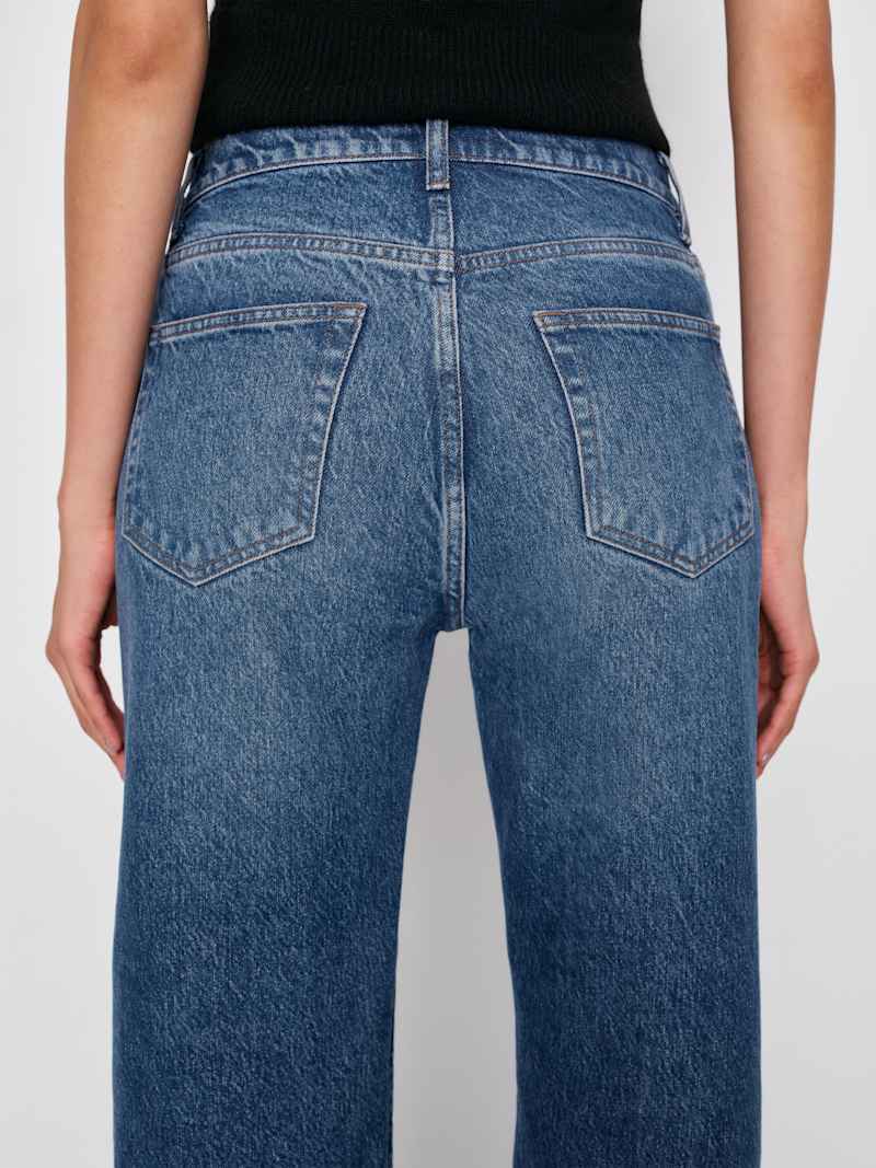 Val 90s Mid Rise Straight Short Jeans
