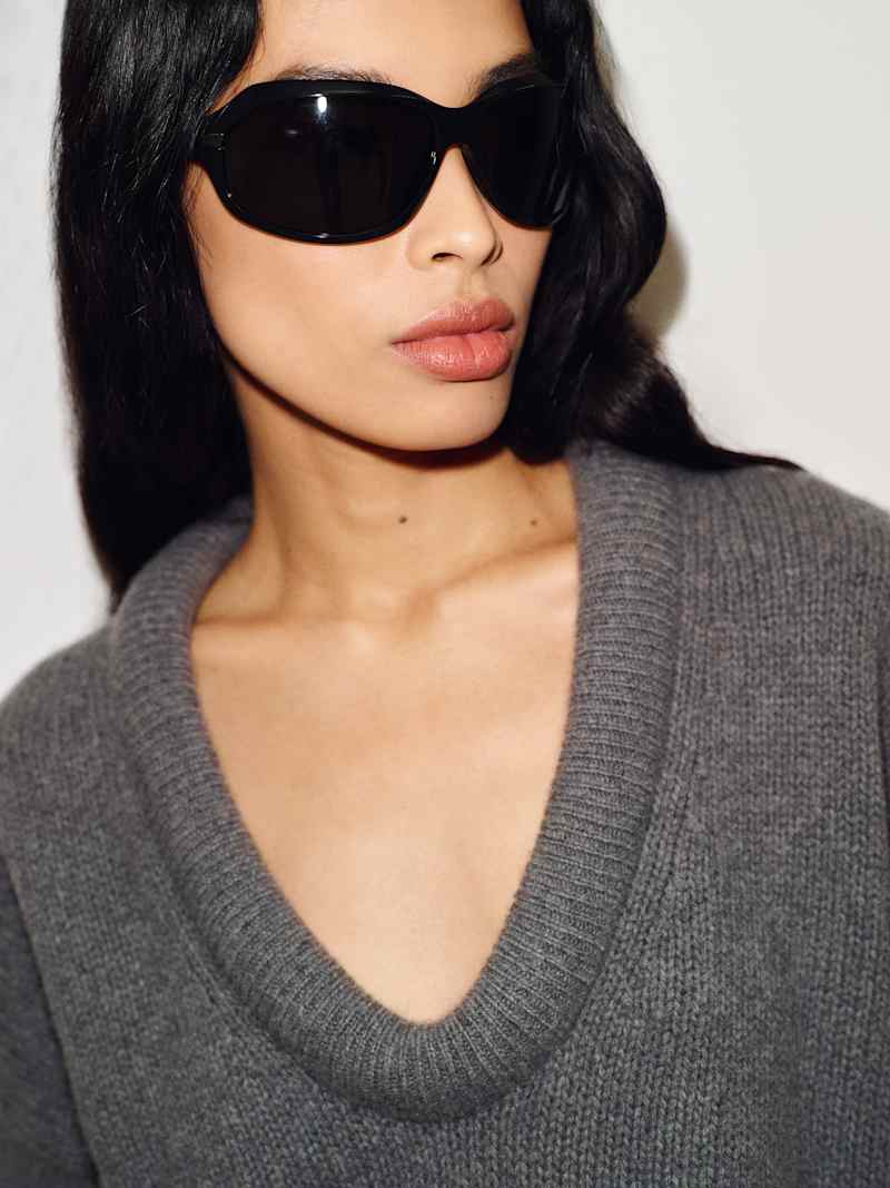 Jonie Cashmere Oversized Scoop Neck Reformation – pull en cachemire, coloris Thunder – vue 3