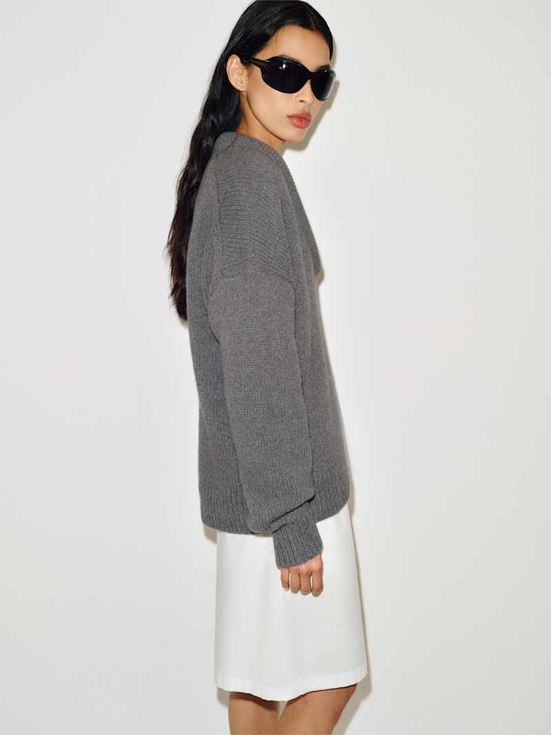 Jonie Cashmere Oversized Scoop Neck Reformation – pull en cachemire, coloris Thunder – vue 5