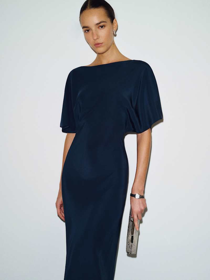 Caila Silk Dress Reformation – robe en soie, coloris Navy – vue 4