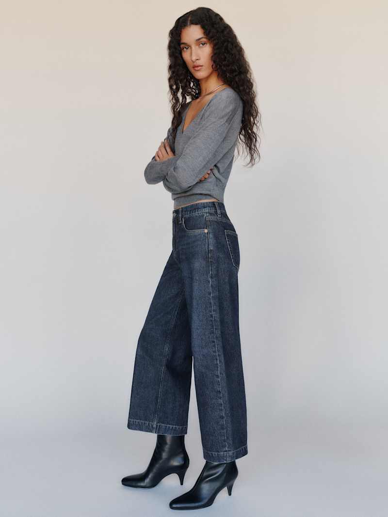 Cary Low Rise Slouchy Wide Leg Cropped Jeans Reformation – jean large taille basse, coloris Titan – vue 4