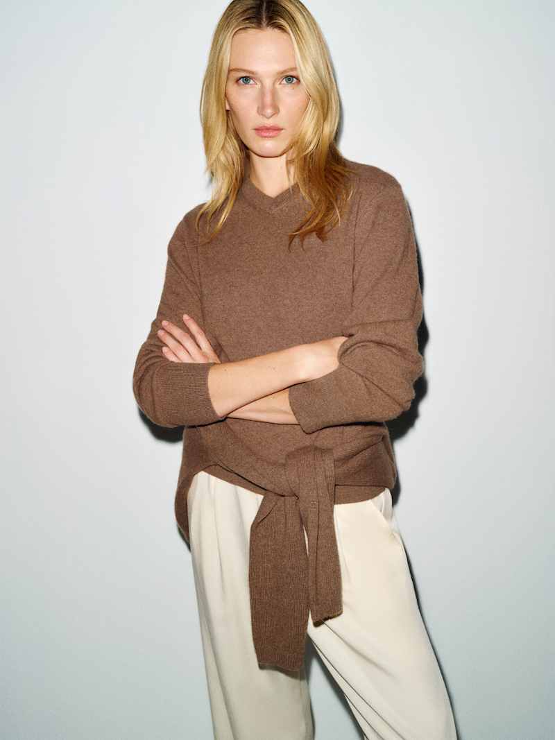 Landon Cashmere V-Neck Reformation – pull en cachemire, coloris Heathered Chanterelle – vue 3
