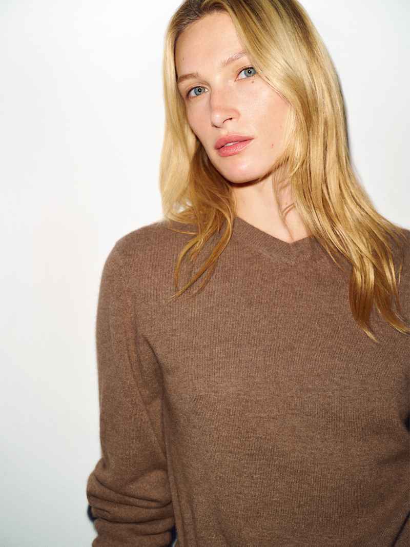 Landon Cashmere V-Neck Reformation – pull en cachemire, coloris Heathered Chanterelle – vue 4