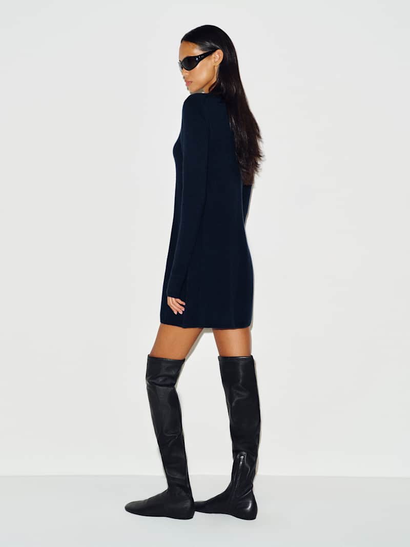 April Cashmere Turtleneck Mini Dress Reformation – mini-robe en cachemire, coloris Navy – vue 4