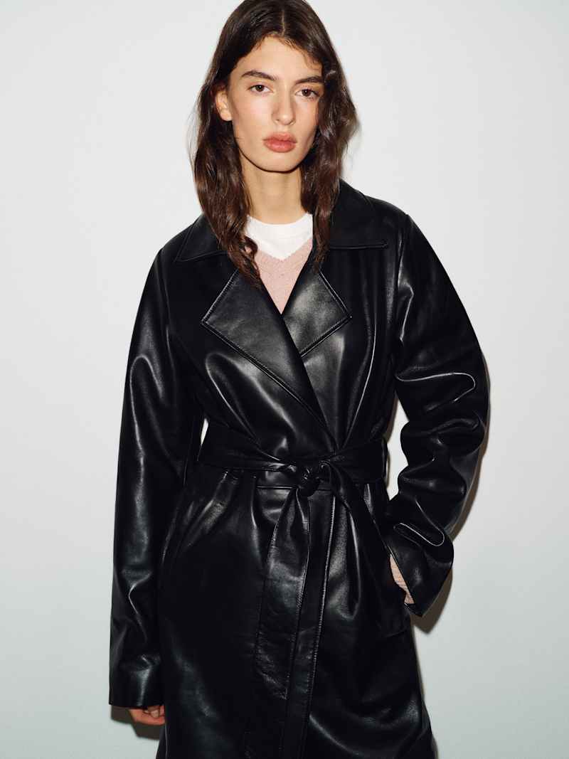 Veda Marlene Trench Coat Reformation – manteau, coloris Black High Shine – vue 4