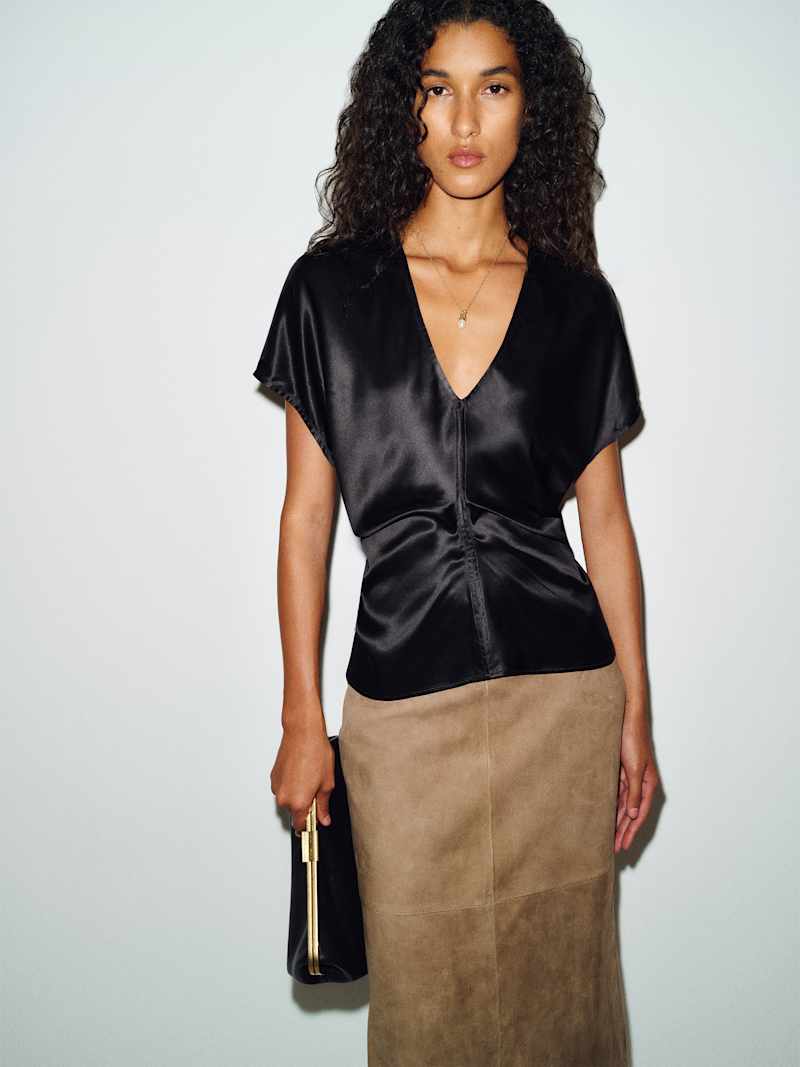Ginie Silk Top Reformation – top en soie, coloris Black – vue 3