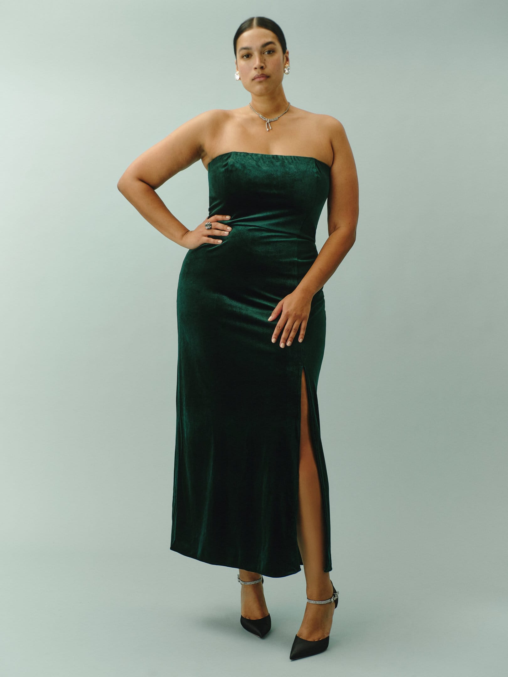 The Disco is tight fitting throughout to highlight your figure. It hits slightly above your ankle for a classy look.