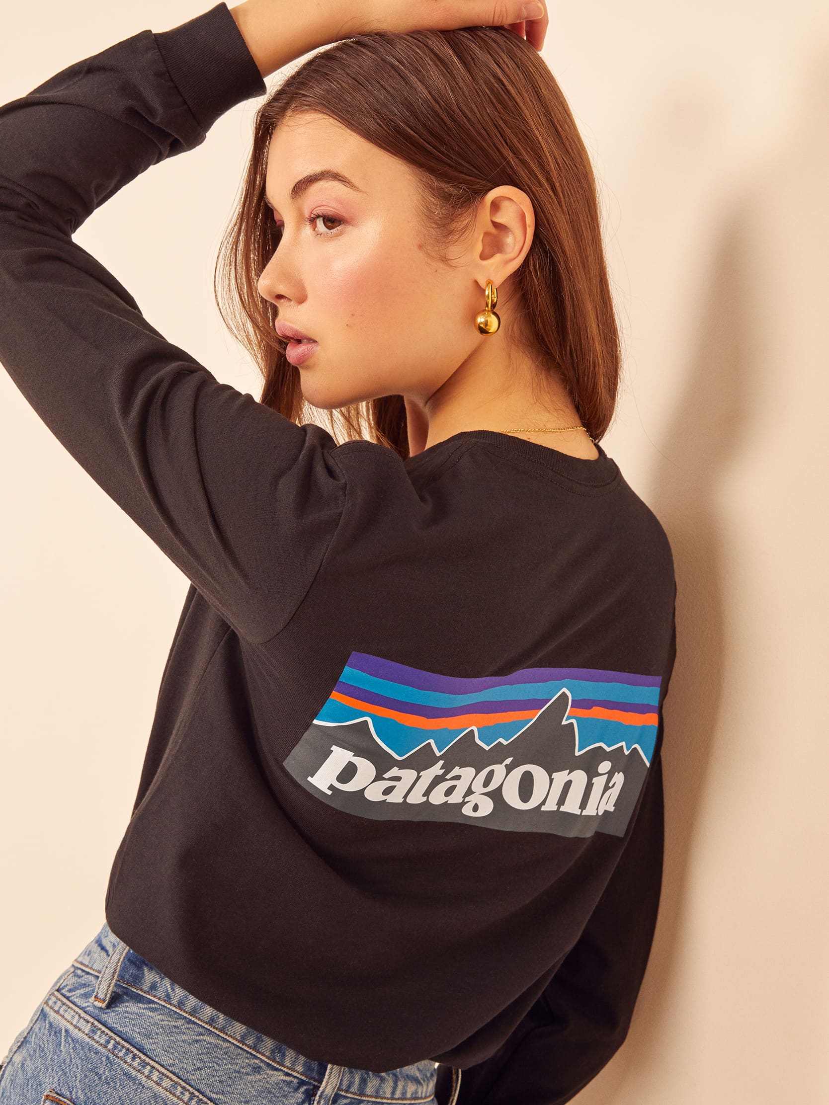 Black Patagonia M's L/S P-6 Logo Responsibili-Tee