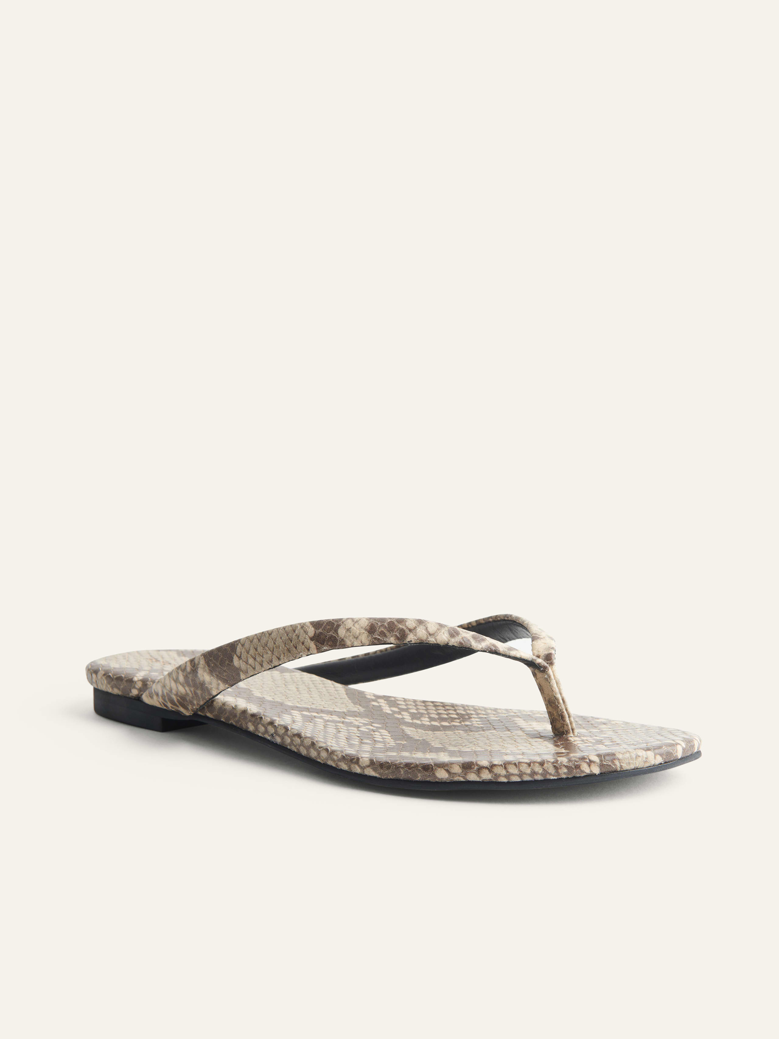 Blossom Thong Flat Sandal - Leather Sustainable Shoes | Reformation