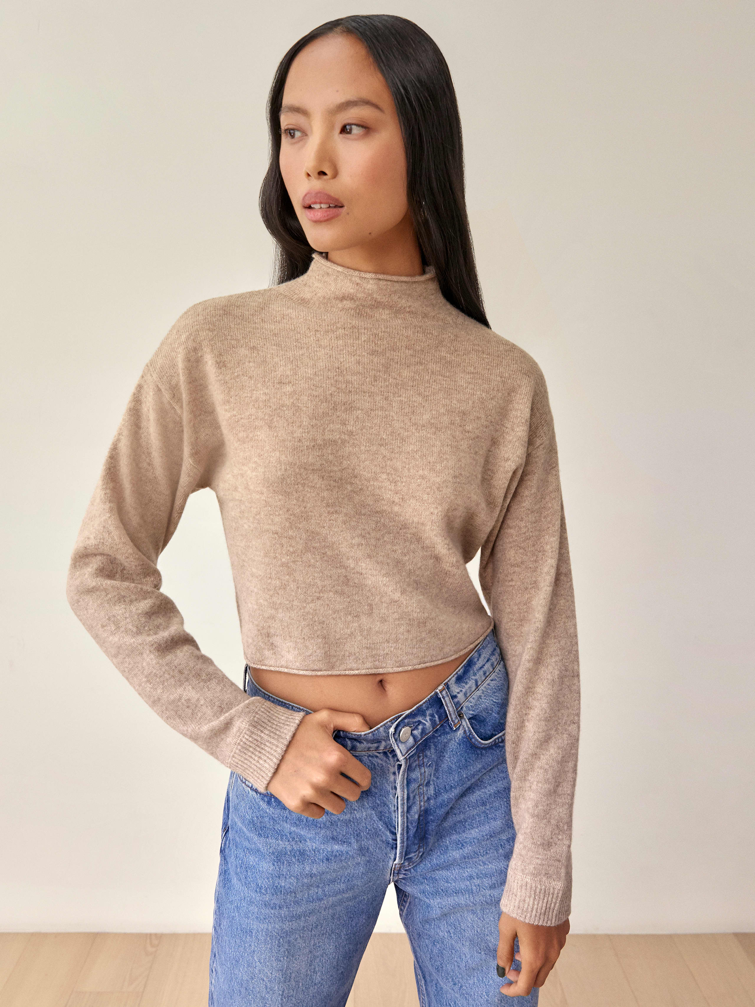 Oatmeal Cropped Cashmere Turtle