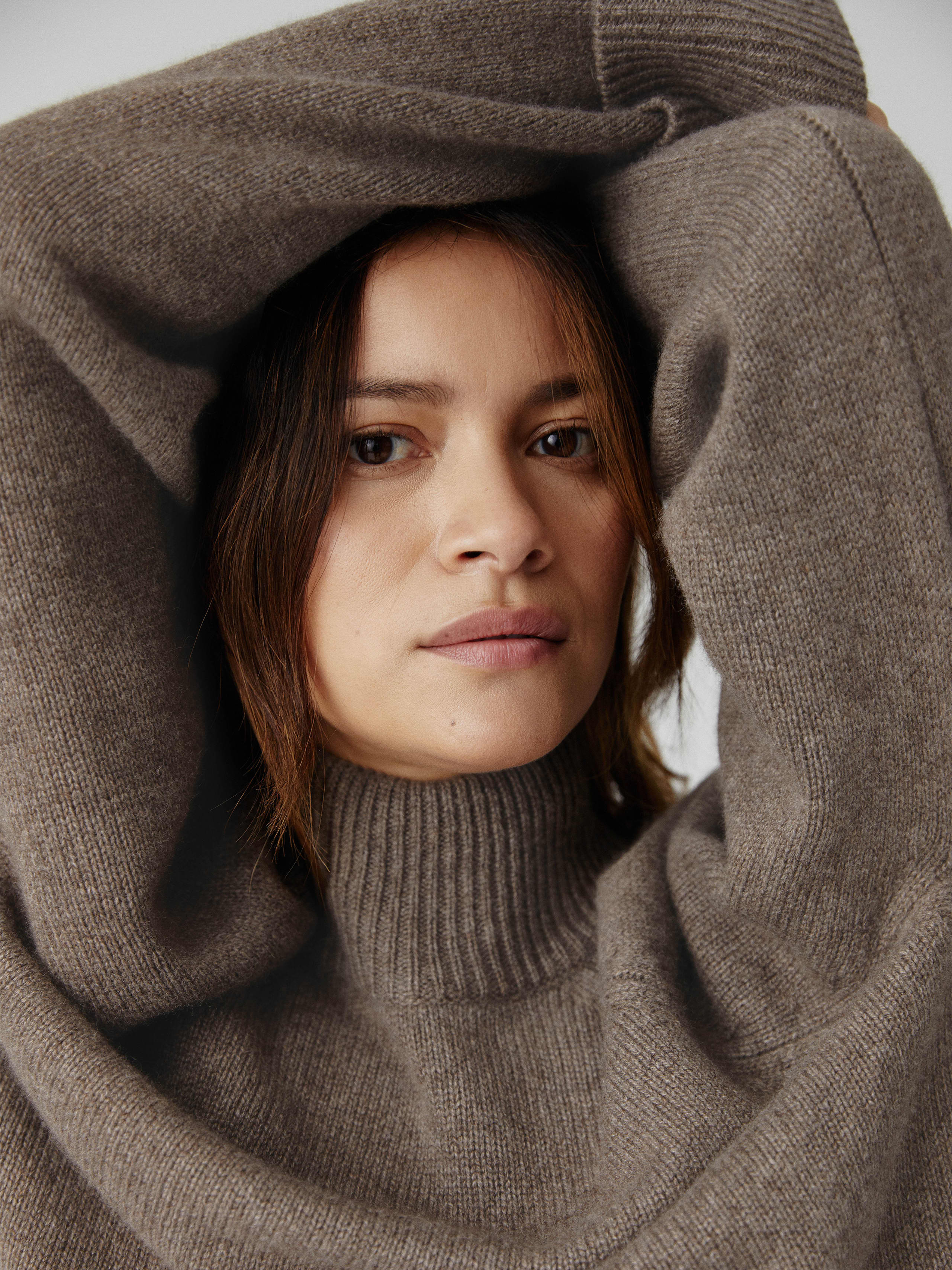 Cocoa Garrett Cashmere Oversized Turtleneck