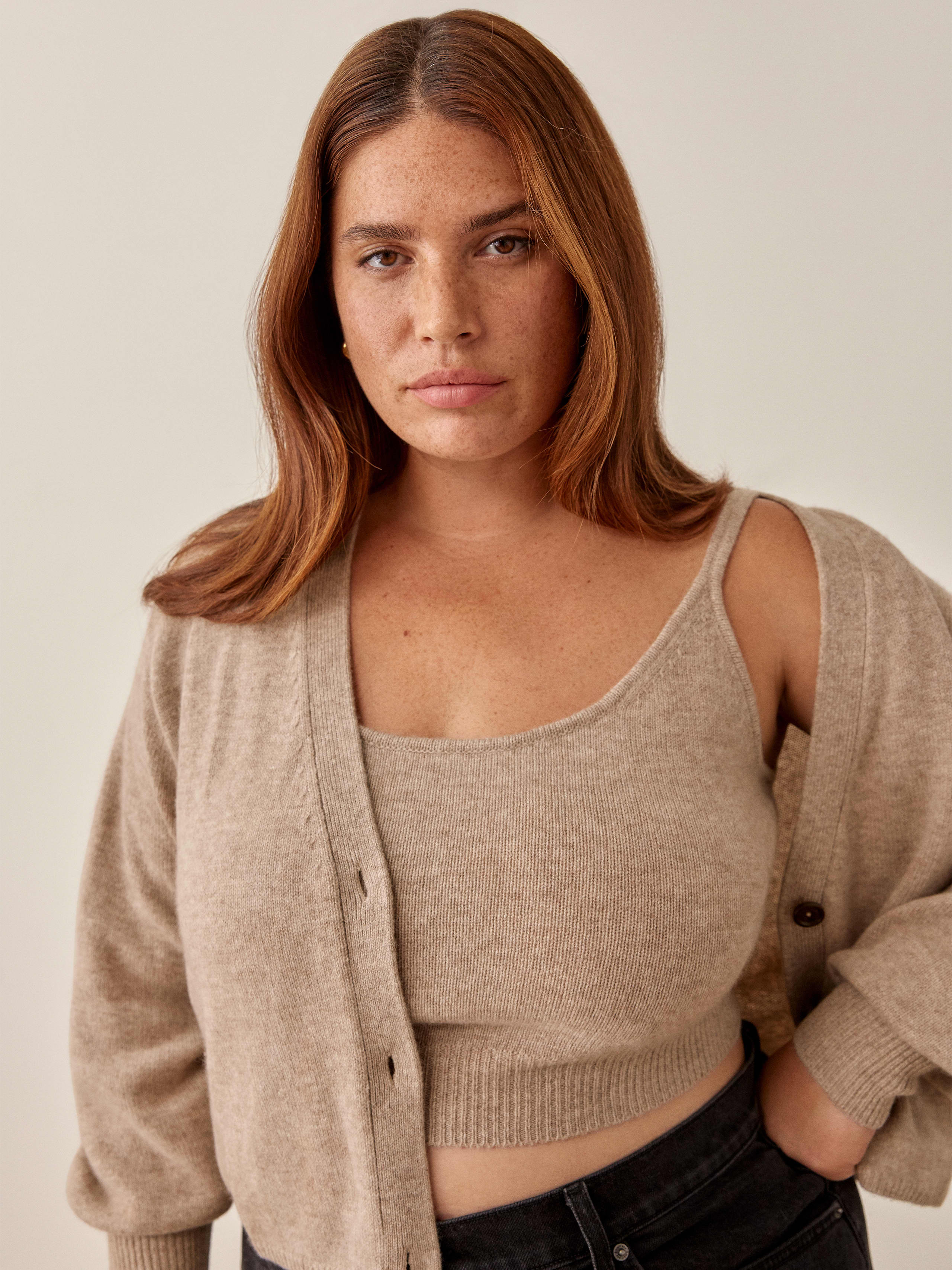 Oatmeal Varenne Cashmere Tank And Cardi Set Es