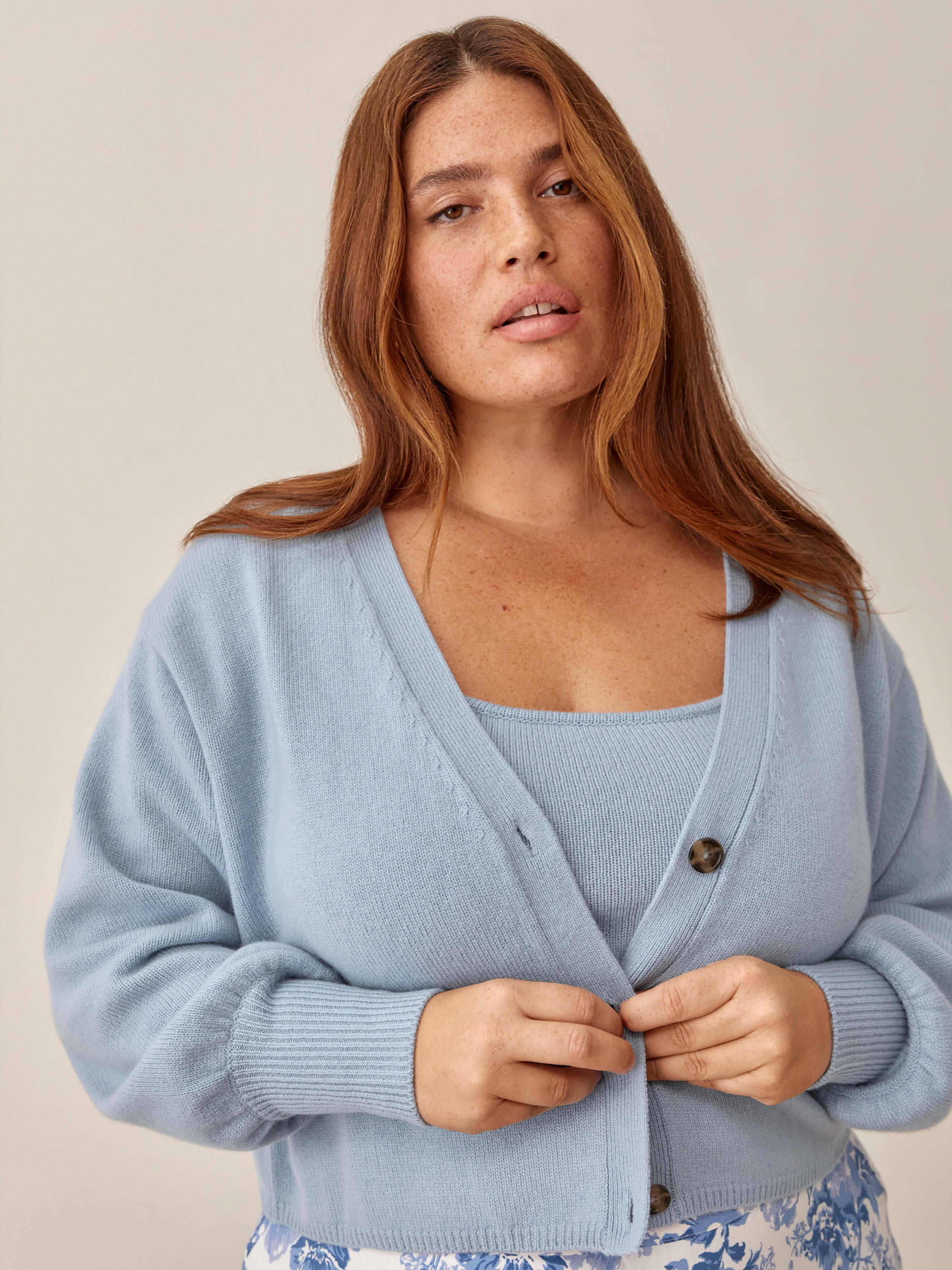 Parisian Blue Varenne Cashmere Tank And Cardi Set Es