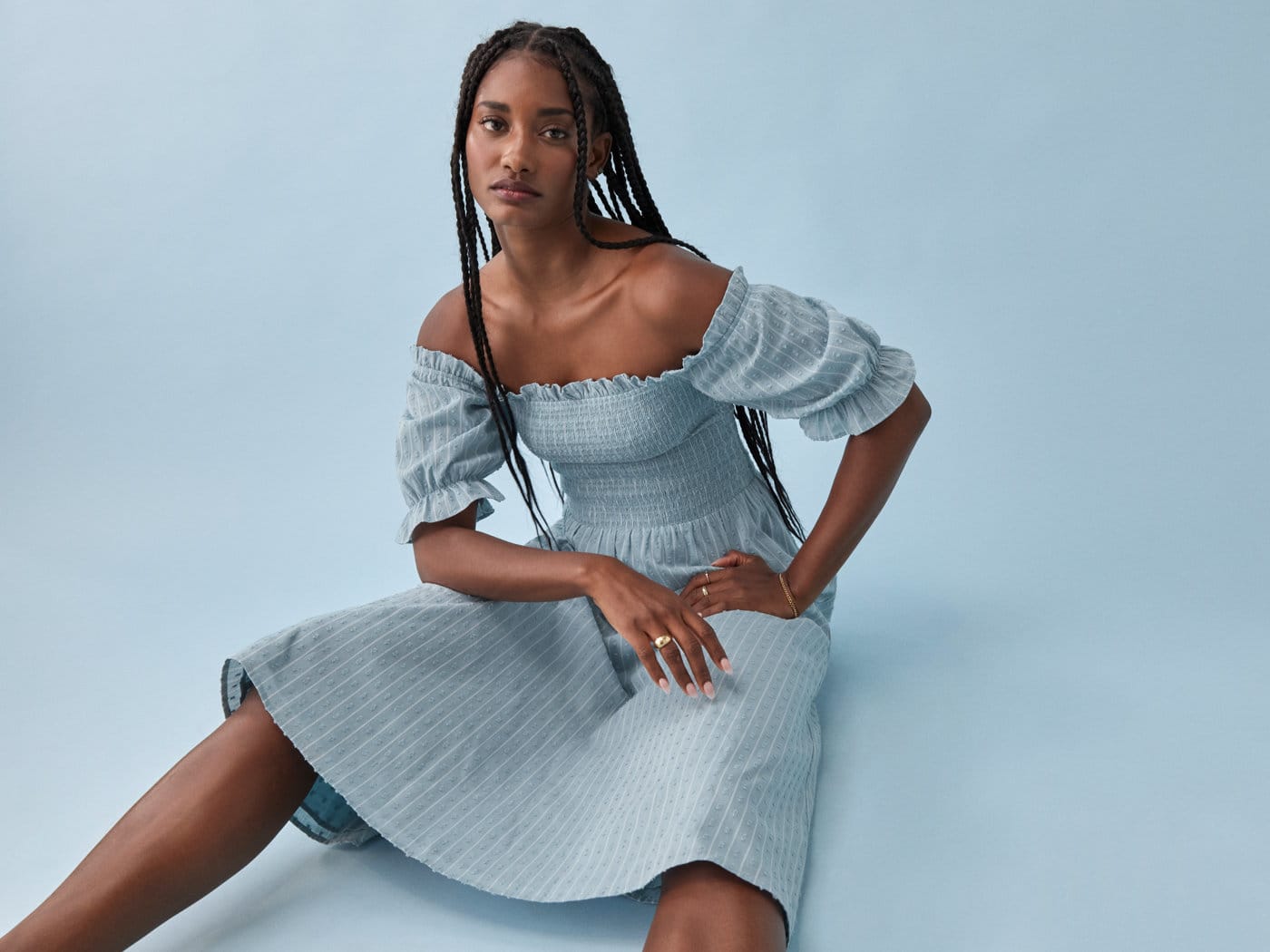 <br><p style="font-size:22px;">Your clothes go through a lot before they make it to you. We do the heavy lifting behind the scenes and focus on things like traceability, fiber standards, and clean chemistry to ensure we lessen the environmental and social impacts of our stuff.</p>
