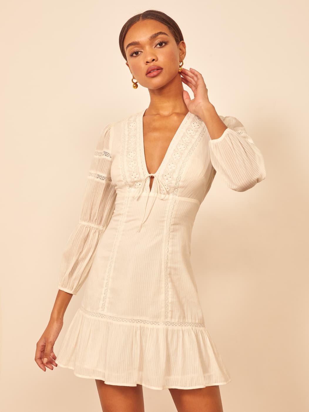 White cotton long sleeve summer dress Reformation Cecille dress in 2020 Dresses, Long sleeve