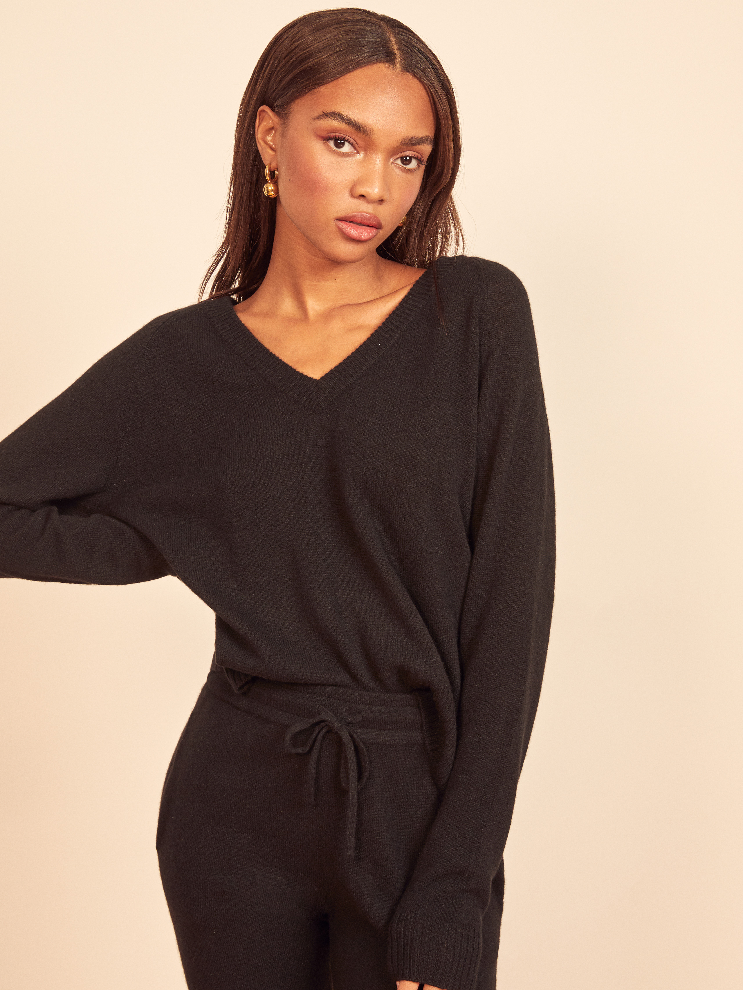 Cashmere Relaxed V-Neck - Sustainable 