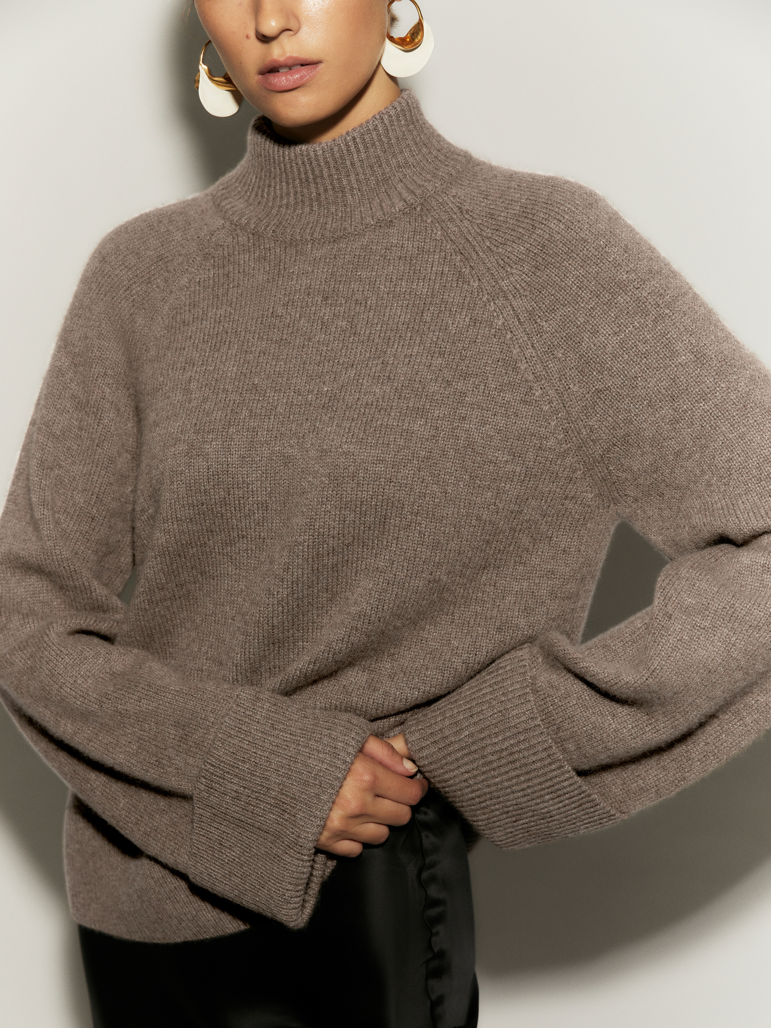oversize turtleneck